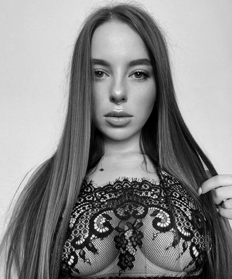 anna nyzovaya top profile image