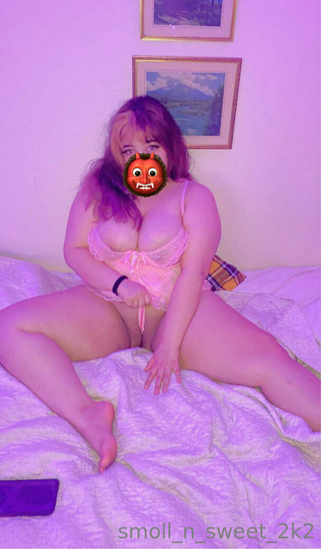 smoll n sweet 2k2 hot model image