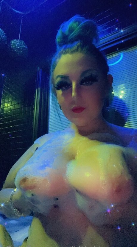 kittyklawsxxx naked pornstar photos