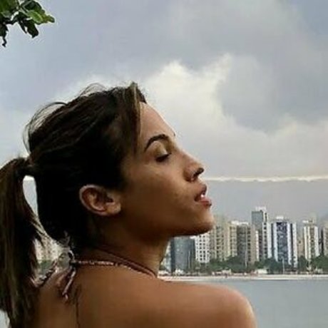 Cassia Fernandez model hot pictures