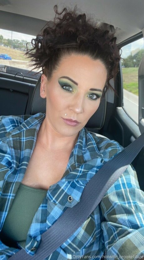 hotwife brookeblaze top profile image
