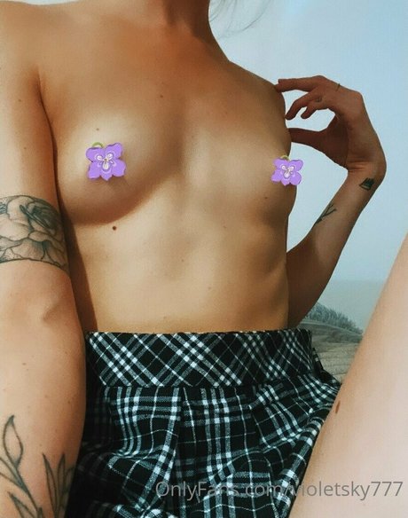 violetsky777 exclusive model photo