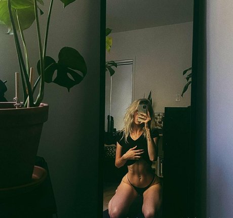 violetsky777 pornstar sexy pic