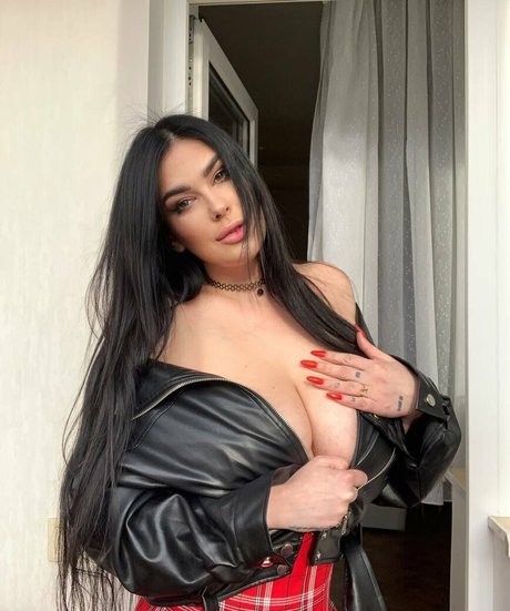 loyrifree pornographic star img