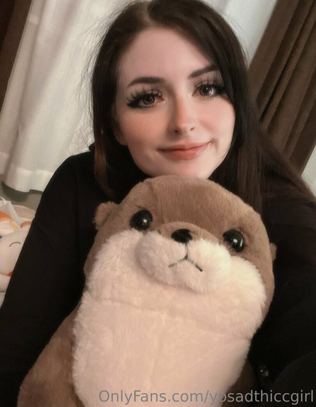 yosadthiccgirl free pornstar pics