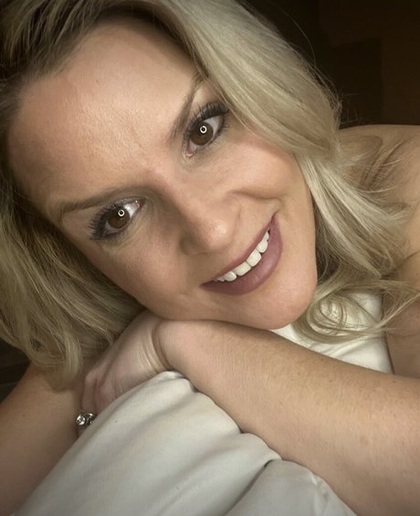 lesbian onlyfans porn picture