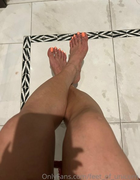 feet of unicorn model nude image