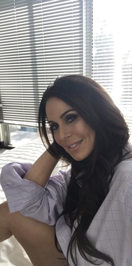 kendralust nice actress img
