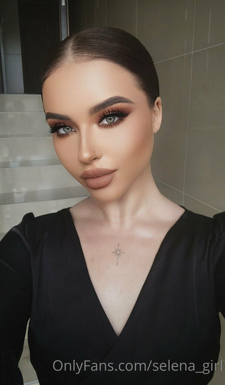 selena girl profile image