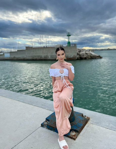 selena girl sexy pornstar images