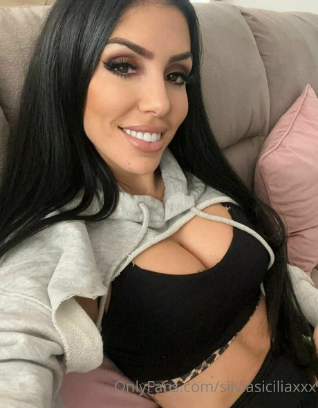 silviasiciliaxxx naked pornstar pics