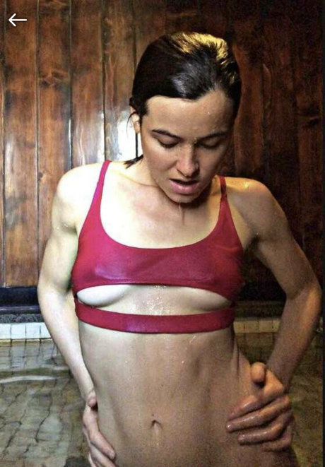 naomiwildman3 model top picture