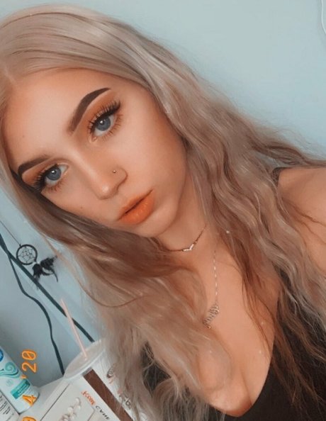 babysaraxoxo sexy pornstar image