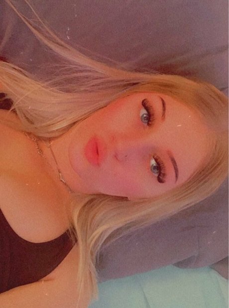babysaraxoxo free model photo