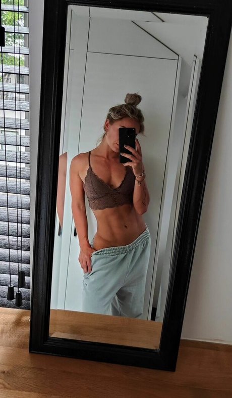 Larissa Van Meerten exclusive pornstar img