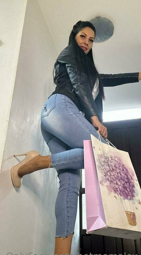 hotmomalex perfect model images