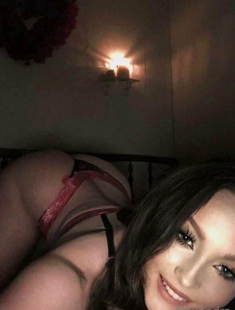 brunetteheadbaddie naked star images