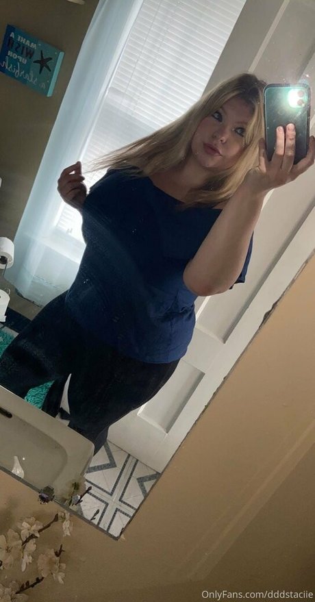 dddstaciie nudes star image