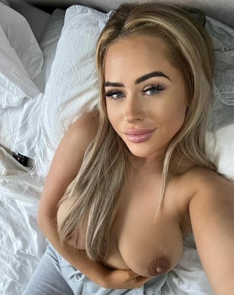 Rosierendallx pornographic model img