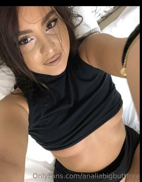 analiabigbuttfree adult model pic