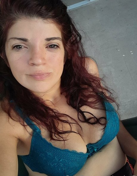 maira7 star top picture