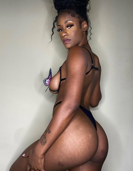 playwithmocha best model pic