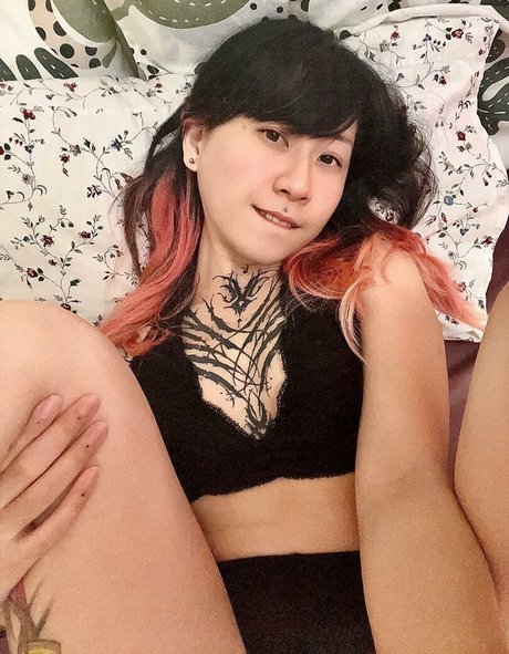 blackfaune model pornographic images