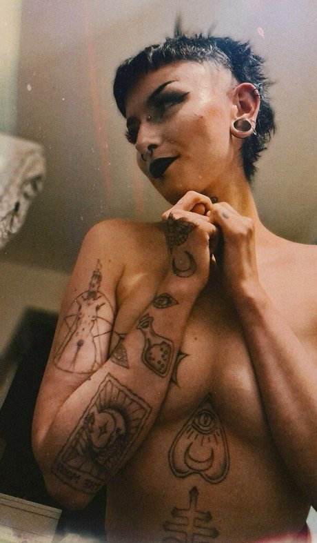 LittleDemonWitch star pornographic photo