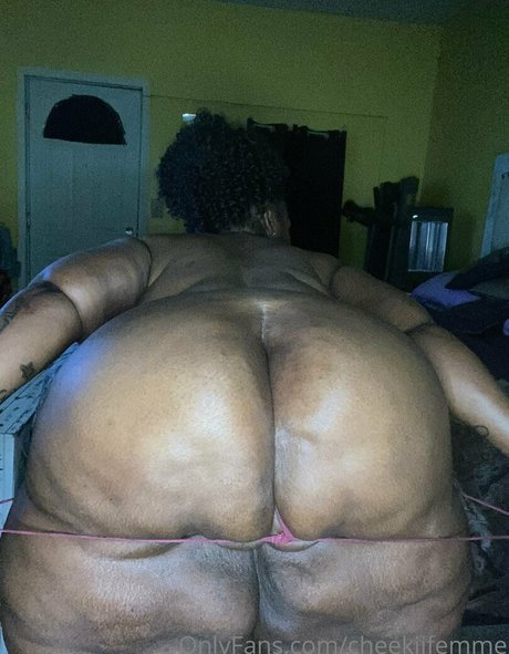 cheekiifemme free pornstar image