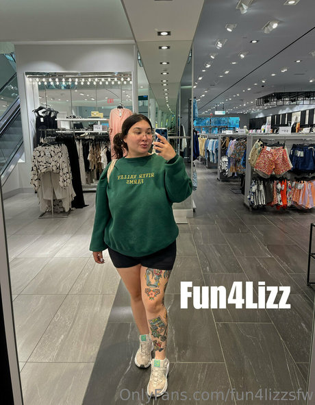 fun4lizzsfw nudes model pics