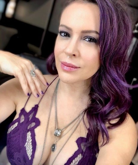 Alyssa Milano star nudes photos