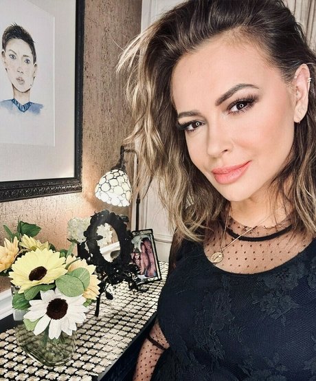 Alyssa Milano nice model pic