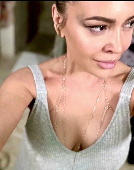 Alyssa Milano nice pornstar images