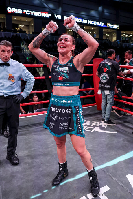 criscyborg perfect actress image