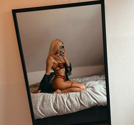 vanessajohansen hot model pictures