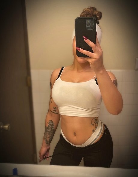 lilylightskin pretty model pics