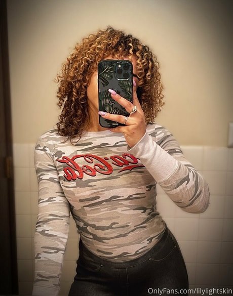 lilylightskin pornstar hot images