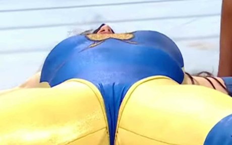 Nikki Cross model perfect picture