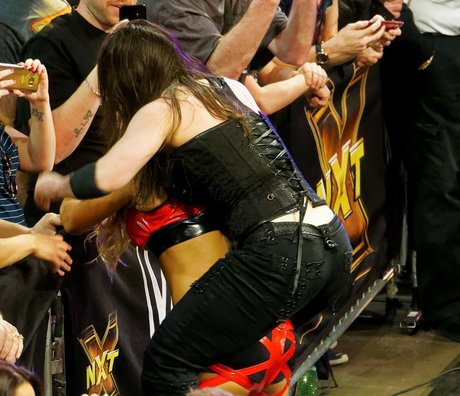 Nikki Cross hd actress pictures