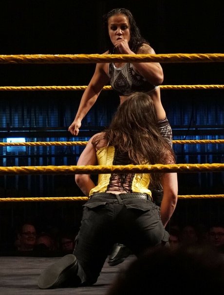 Nikki Cross adult model photo