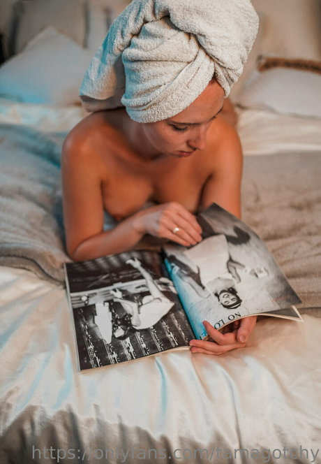 titty twerker model pornographic pic