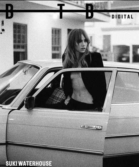 Suki Waterhouse sexy star gallery