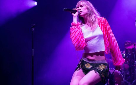 Suki Waterhouse pornstar exclusive pictures
