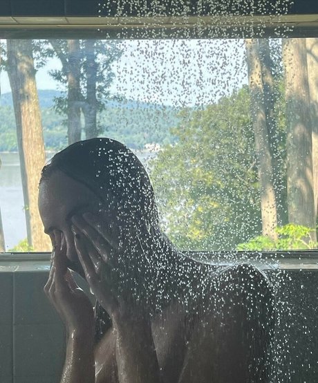 Suki Waterhouse pornstar nice pictures