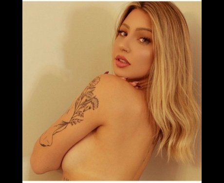 Estela Haito model hot pic