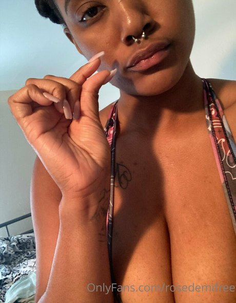 rosedemifree pornstar exclusive pictures