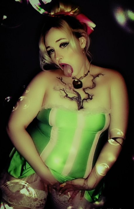 dizzydolliefree model pornographic image