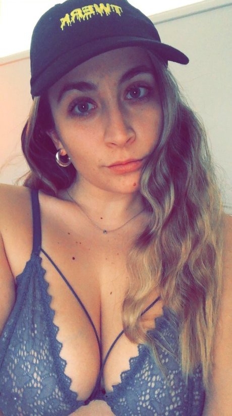 milfweeed pornstar pretty pic