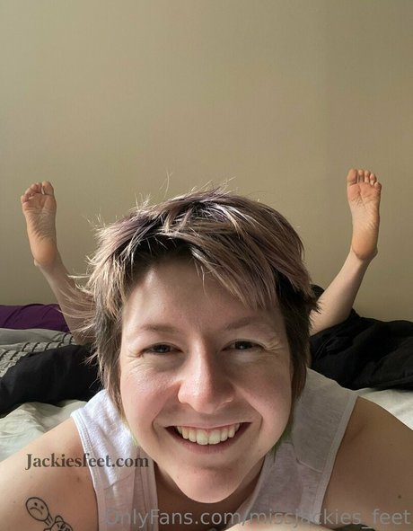 missjackies feet hd model pic