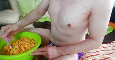bellystuffingfan naked pornstar picture